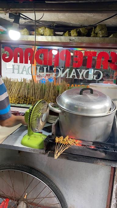 SATE PADANG GOYANG LIDAH