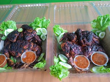 AYAM BAKAR DAN GORENG AZAM JAYA