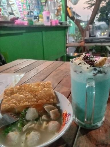 ELSHANUM FRUIT JUICE & BAKSO