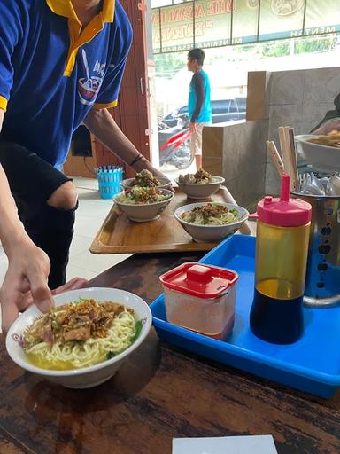 MIE AYAM & BAKSO KURNIA 1