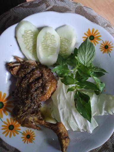 AYAM PENYET SAMBAL IJO NAY