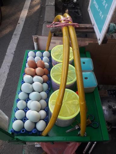 KERAK TELOR BETAWI IBU RASTI HALTE BUS LANDAS PACU TIMUR