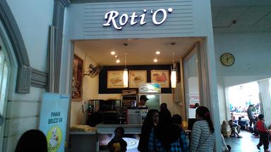 ROTI'O - STASIUN KEMAYORAN