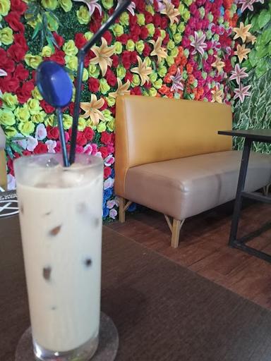 RIZKA CAFE & COFFEE KEMAYORAN