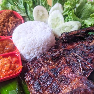 AYAM BAKAR HAJI ACENG