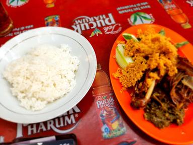 BEBEK DAN AYAM KREMES RINDU RASA KEMAYORAN