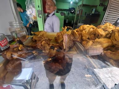 BEBEK DAN AYAM KREMES RINDU RASA KEMAYORAN