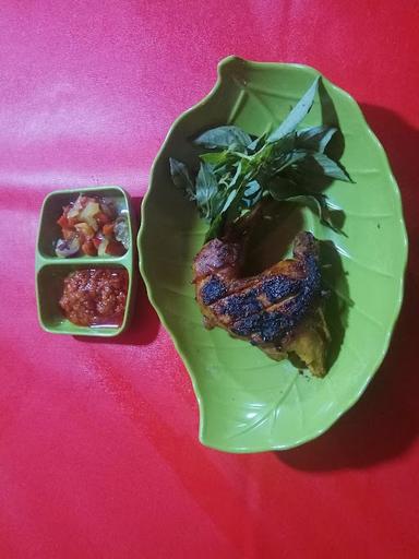 BEBEK RICA-RICA MANADO & SEAFOOD OMA