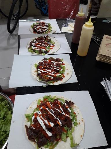 KEBAB DIPTA LAPANGAN TENIS/KODAMAR