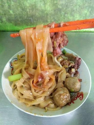 MIE AYAM BAKSO YUYUN