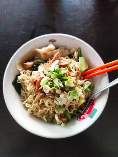 MIE AYAM GUDEL