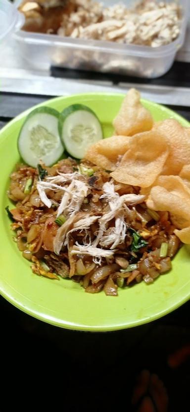 NASI GORENG DAN MENDOAN KALIPOH