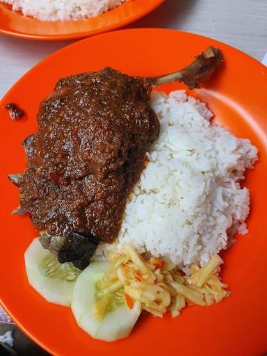 WARUNG NASI BEBEK POM BENSIN