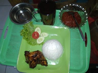 AYAM BAKAR JOGLO