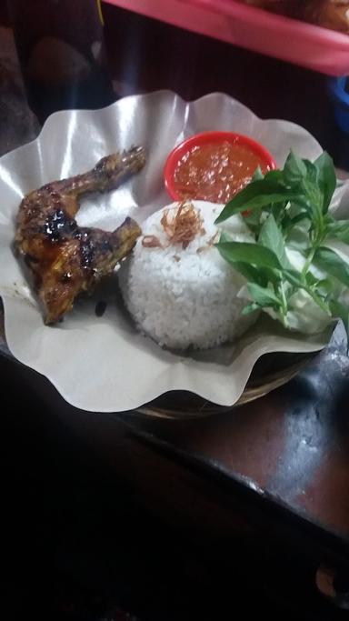 AYAM BAKAR KHUMAIRA