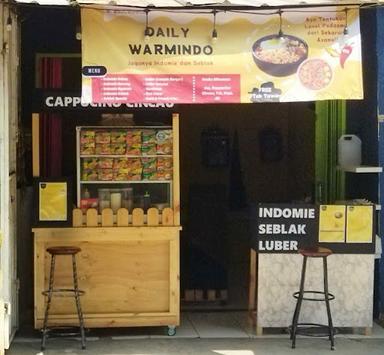 DAILY WARMINDO, JAGONYA INDOMIE DAN SEBLAK