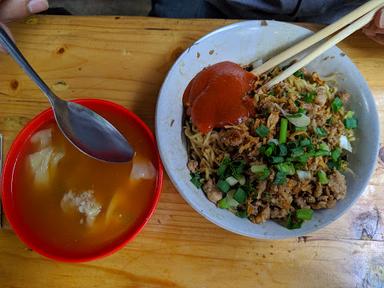 MIE AYAM BANGKA AMIN