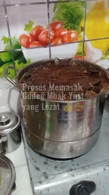 NASI GUDEG JOGJA MBAK YUST