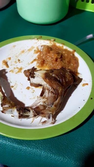 NASI UDUK DAN SEAFOOD PAK SARONI