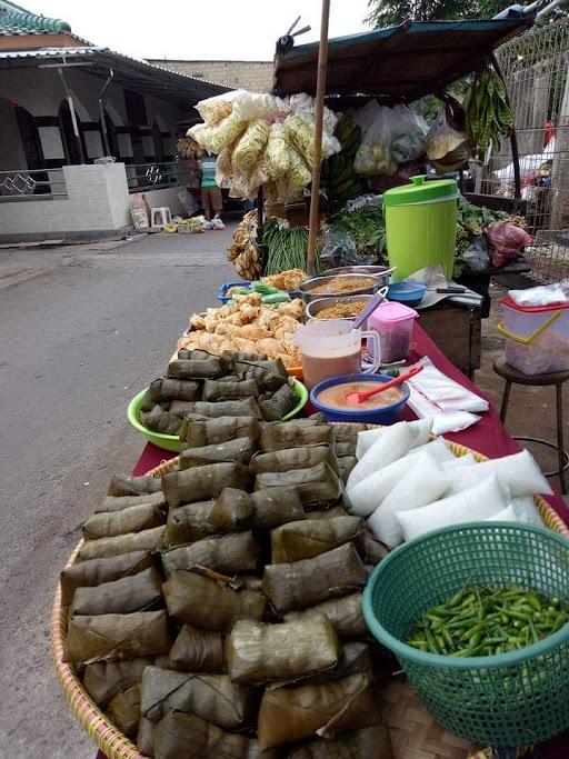 NASI UDUK DEWI LESTARI ATAU IBU WATI