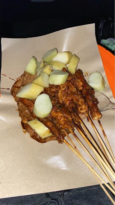 SATE AYAM MADURA H. UMAR