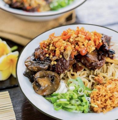 SEDJUK KETJIL BAKMI & KOPI PURI KEMBANGAN