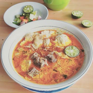 SOTO BETAWI DAN NASI REMPAH