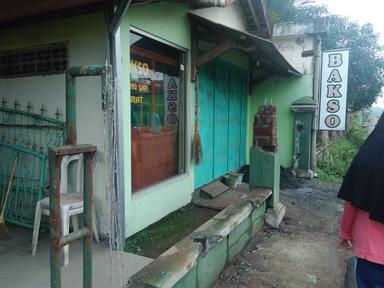 BAKSO & MIE AYAM LAPANGAN BOLA