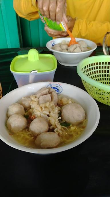 MIE AYAM DAN BAKSO PAK KUMIS