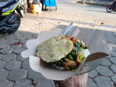 NASI UDUK BU WASTINI