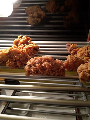 POOPOO FRIED CHICKEN