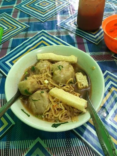 WARUNG BAKSO BAWOR