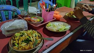 NASI GORENG PAK KASNO