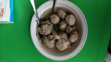 BAKSO DAN MIE AYAM DADI ARUM