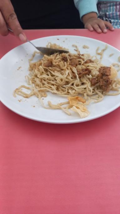 MIE AYAM SENTOSA CABANG SEKIP