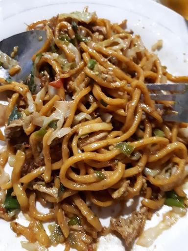 MIE DJOGJA AMPIRAN DAN AYAM PENYET