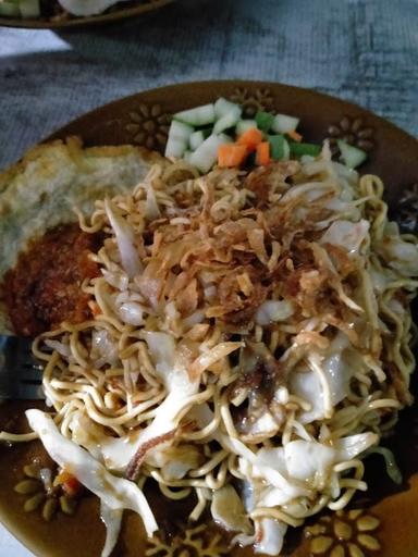 MIE TEK-TEK PAKDE HADI