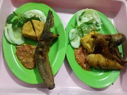 Photo's Seafood Dan Pecel Lele Bu Sri