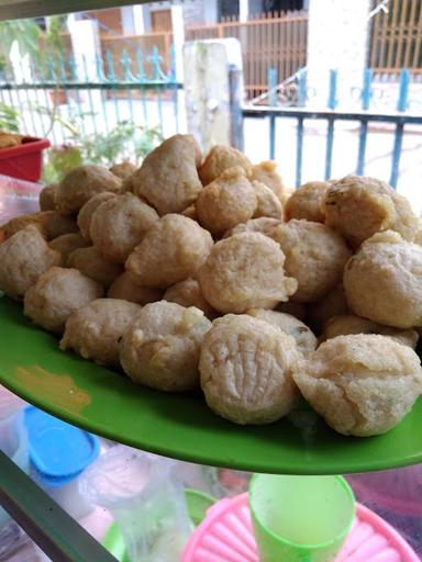 SEBLAK NABOK DAN PEMPEK CEK AYU