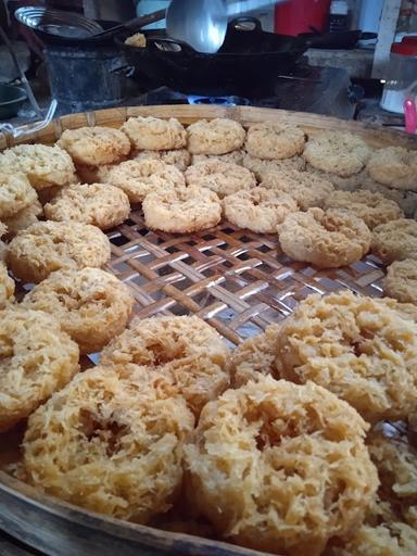 ANEKA KUE DAN CUCUR LEGEND MBAH SRI