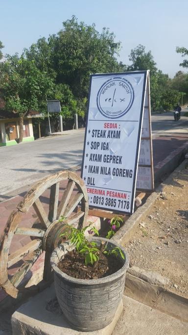 WARUNG MAKAN LESEHAN INTAN