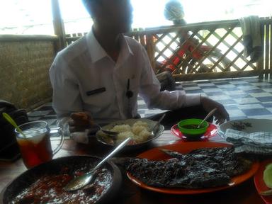 WARUNG IKAN BAKAR FATHAR