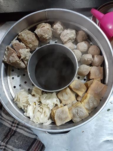 BAKSO GEDE MOROLEGO RESTAURANT