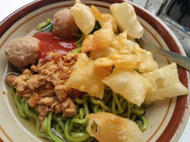 MIE AYAM IJO BANG OZIE