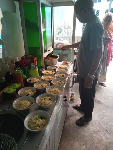 WARUNG MIE AYAM BAKSO OJO LALI PAKNO