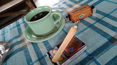 WARUNG KOPI ST & ROKOK ST