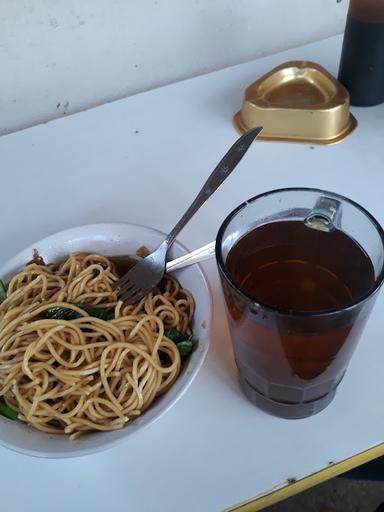 WARUNG KOPI  BAPAK KHAMID 