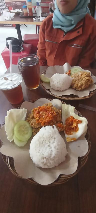 AYAM GEPREK SA'I JATIKERTO, KROMENGAN