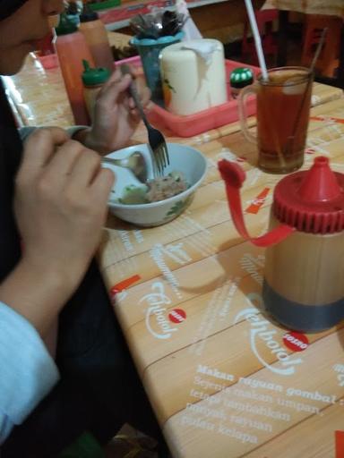 BAKSO URAT GOYANG LIDAH