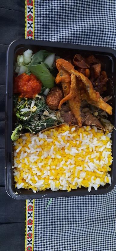 WARUNG NUSANTARA BU JUM NASI EMPOK NASI JAGUNG